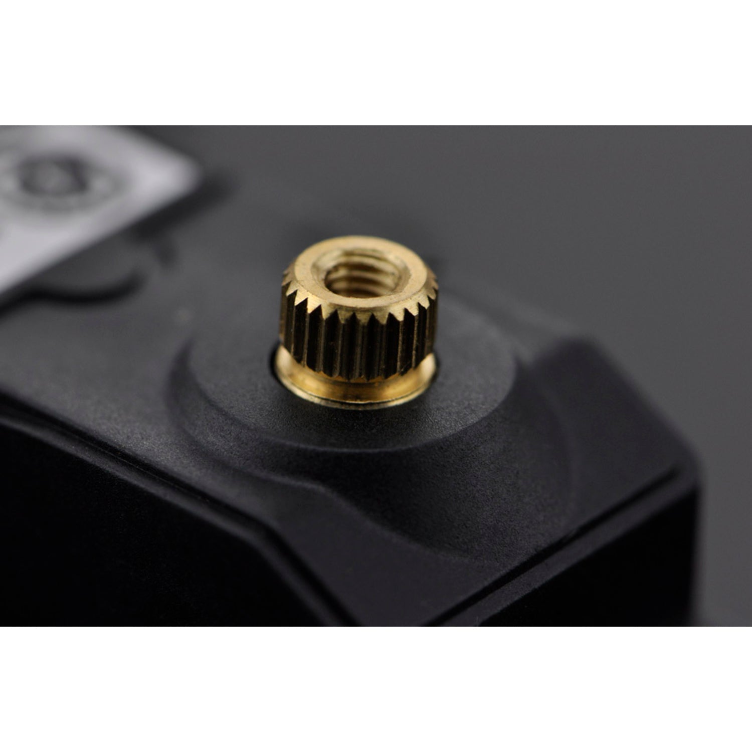 DF Heavy - Duty Metal Geared Standard Servo with 15Kg Torque and 270° Wide Angle (DSS - M15S)