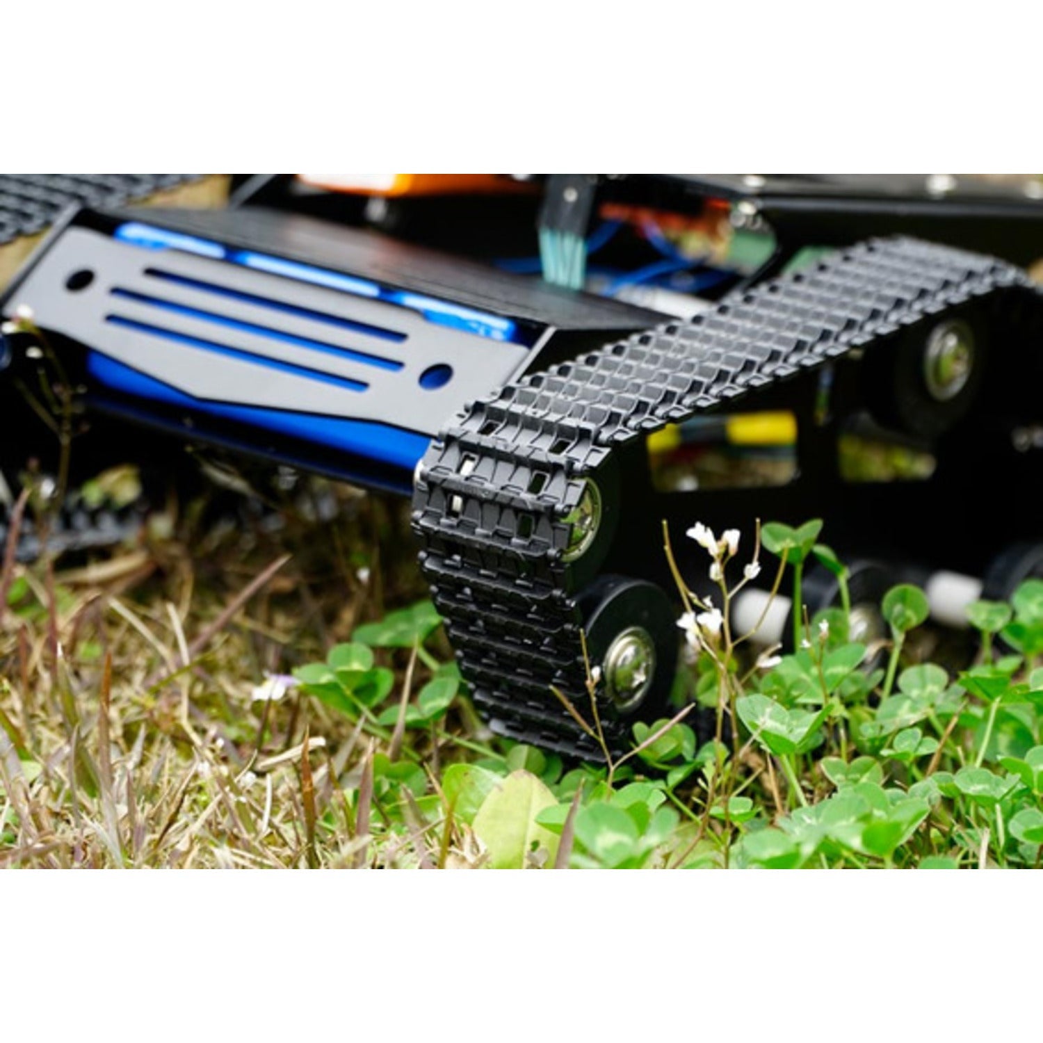 Agile and Durable Forerunner Tracked Chassis for DIY Robot Cars