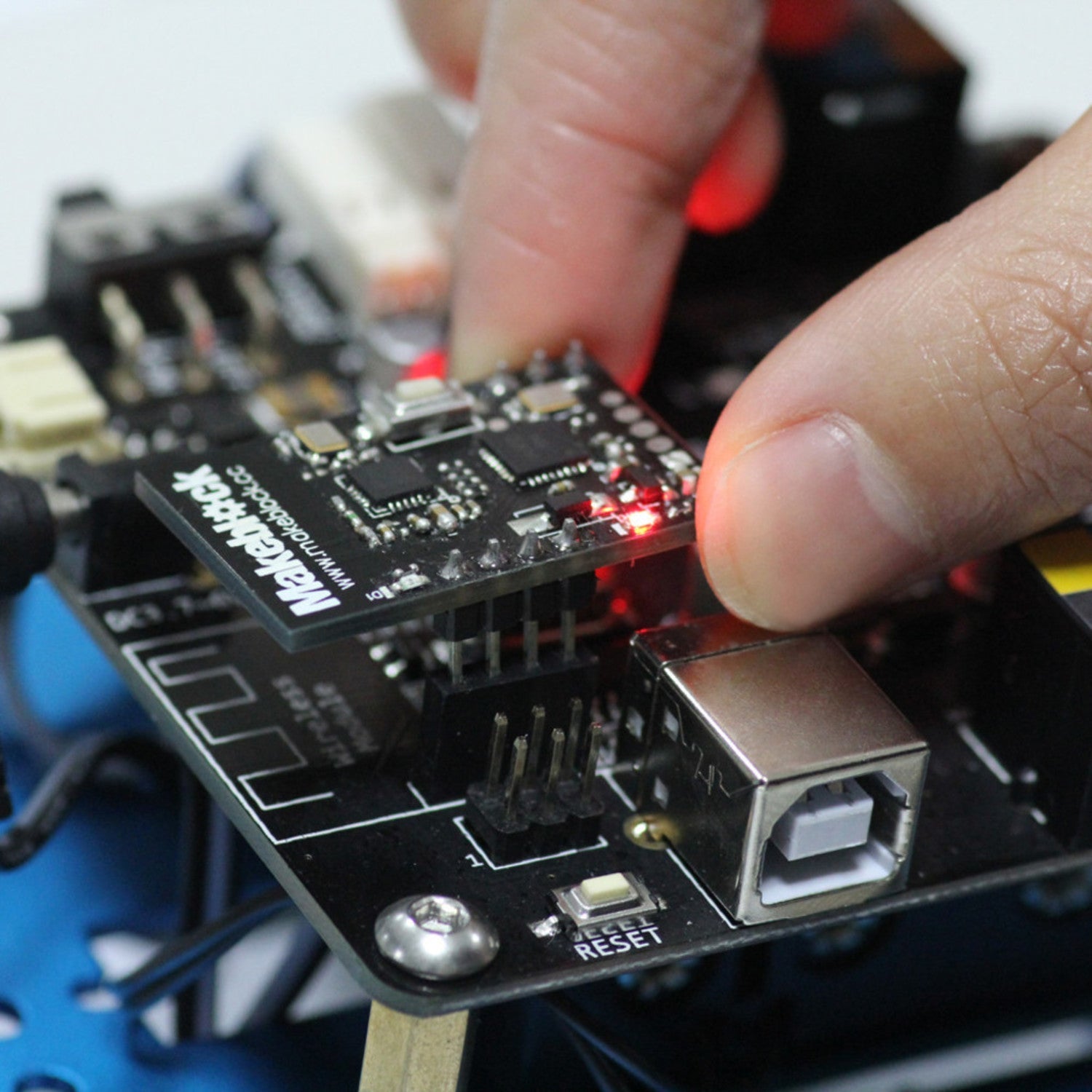 2.4G Wireless Serial Communication Module for mBot Robotics
