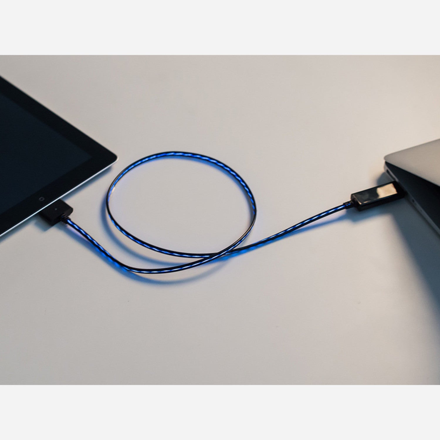 Stylish Flowing Effect iOS Dock Data and Charging Cable - Sleek Black with Aqua EL Lighting
