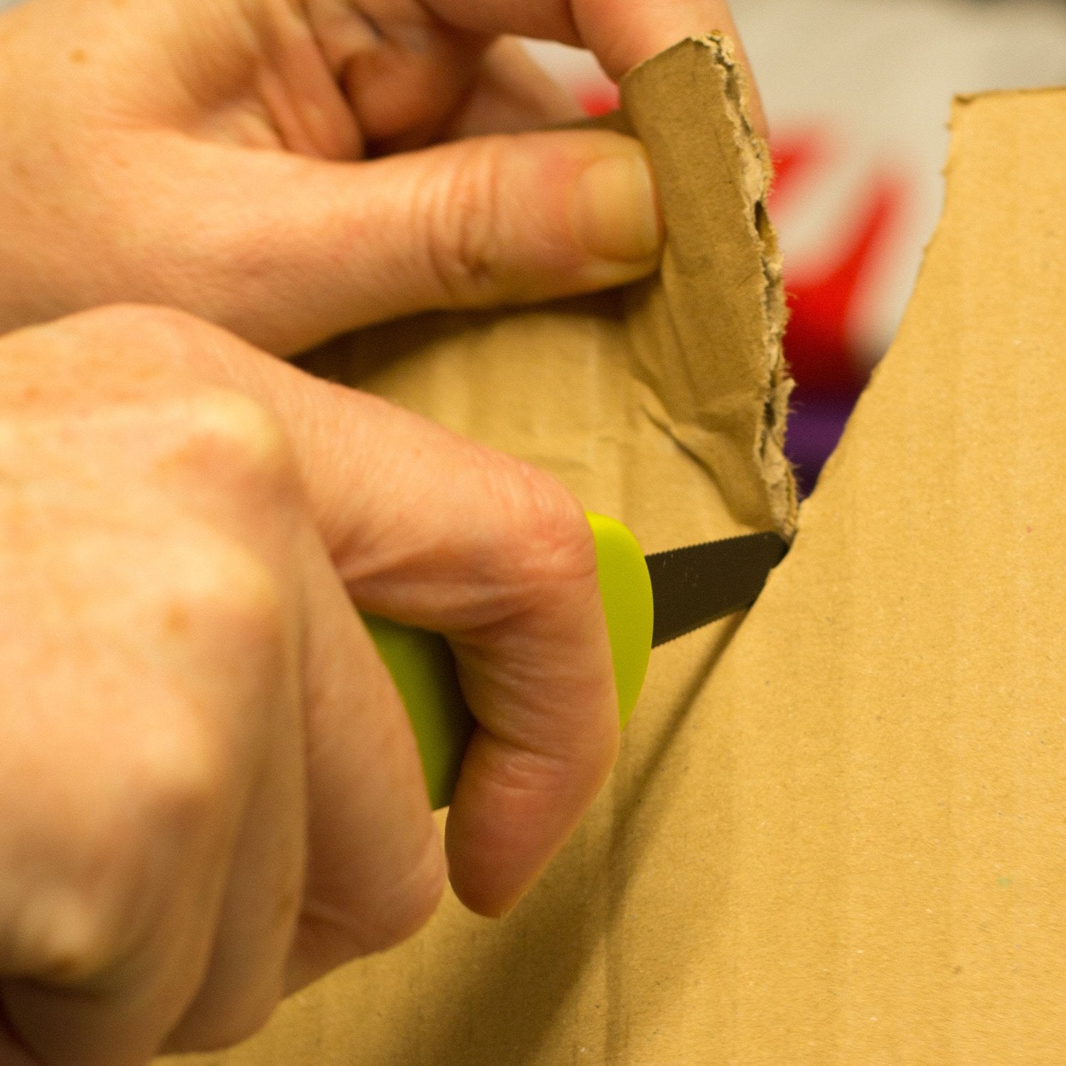 High - Performance Canary Serrated Cardboard Cutting Tool