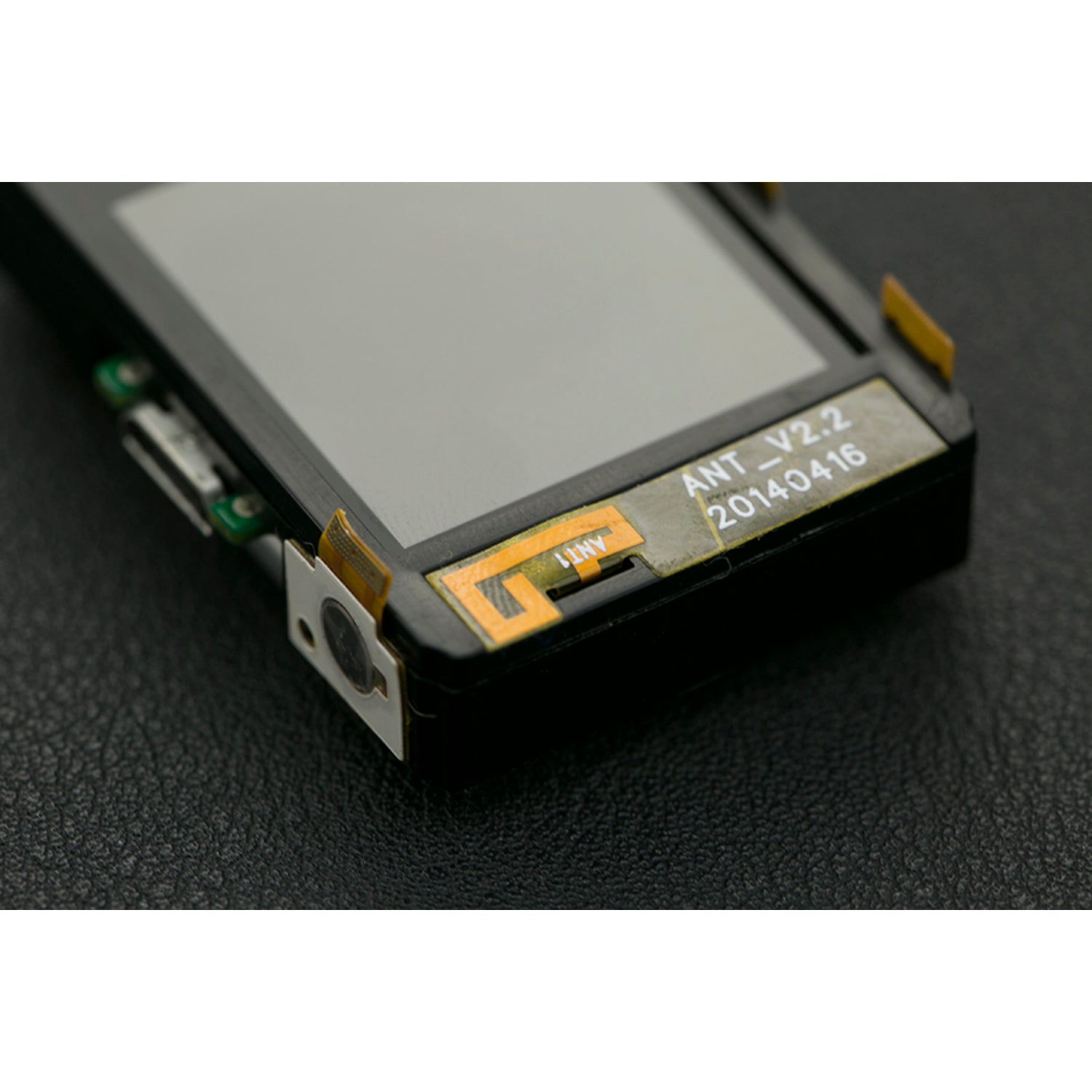 Mixtile GENA - An Innovative Wearable Electronic Development Kit for IoT and Wearable Device Creation