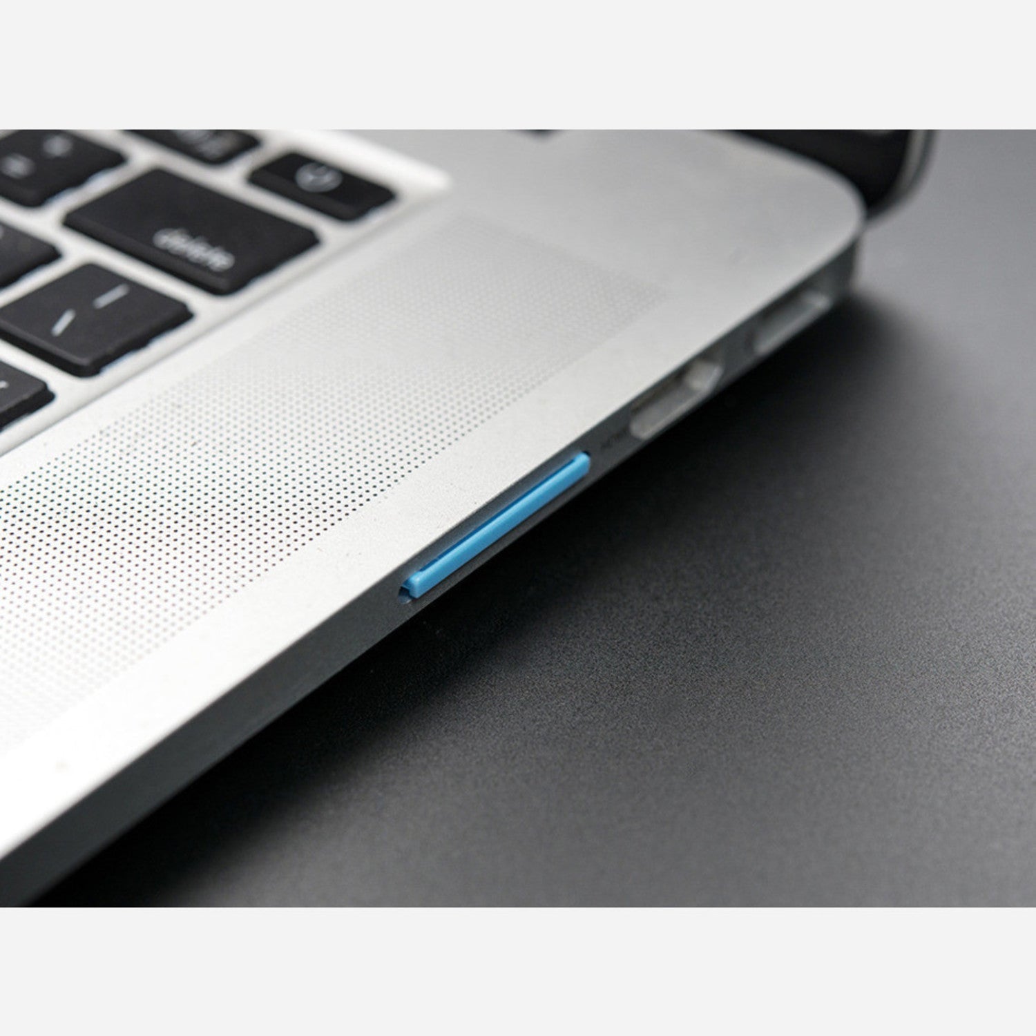 Pink Shortened microSD Card Adapter Suitable for Raspberry Pi and Macbooks - Ideal Storage Expansion Accessory