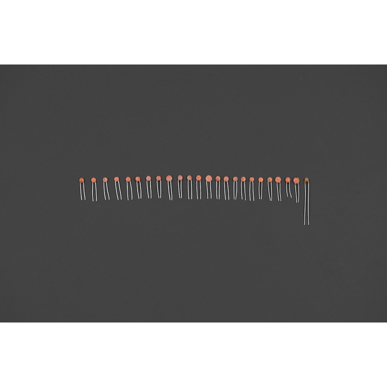 250-Piece Pack of Ceramic Capacitors for Electronic Experiments